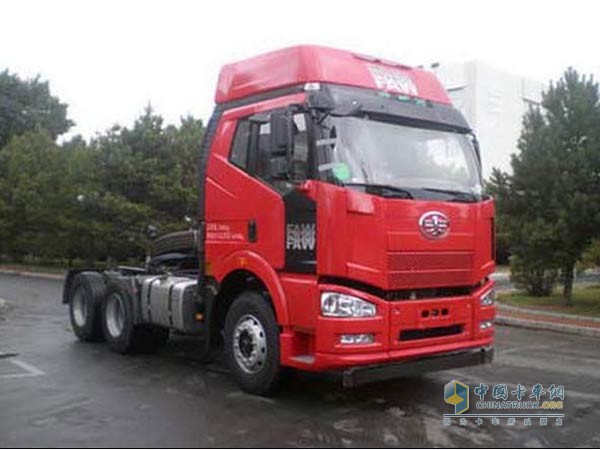 解放J6P390马力6X4牵引车