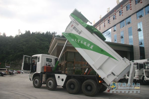 箱体采用NM1450高强度耐磨钢