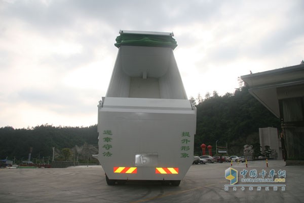 箱体采用NM1450高强度耐磨钢