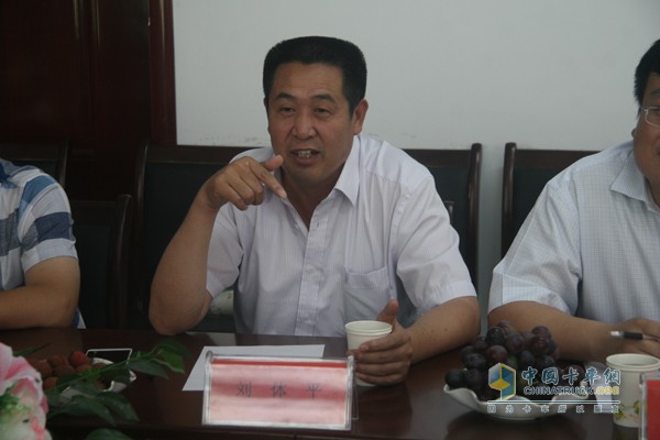 中国重汽销售公司济宁东鑫销售服务中心董事长刘体平发言