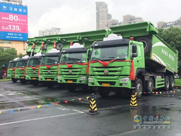重汽HOWO新型渣土车