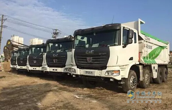 10辆联合卡车8*4城市渣土车进入南昌环卫体系