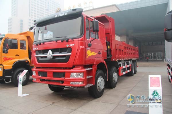 中国重汽豪沃H7自卸车