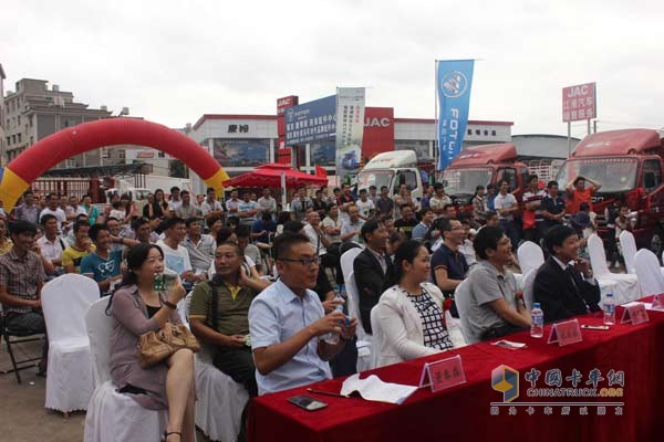 福田奥铃&图雅诺2015品质体验万里行活动现场