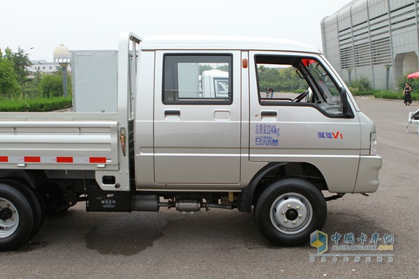 时代汽车 驭菱V1 双排平板 载货车