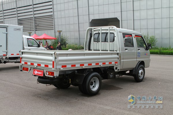 时代汽车 驭菱V1 双排平板 载货车