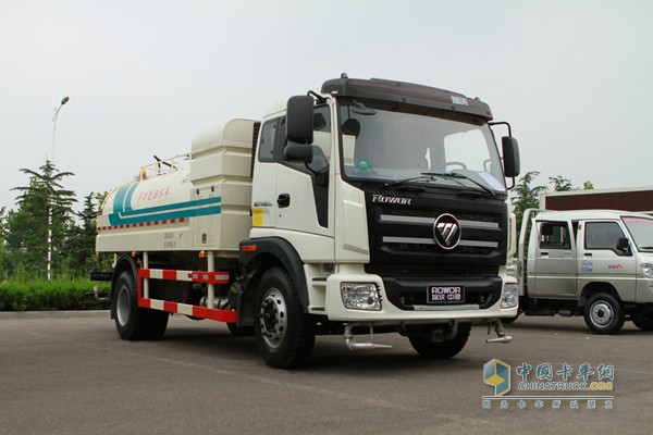 福田瑞沃 瑞沃中驰 4X2 多功能洒水车（外饰）