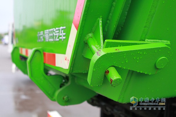 福田瑞沃 潍柴 310马力 6X4 智能环保渣土车（外观)