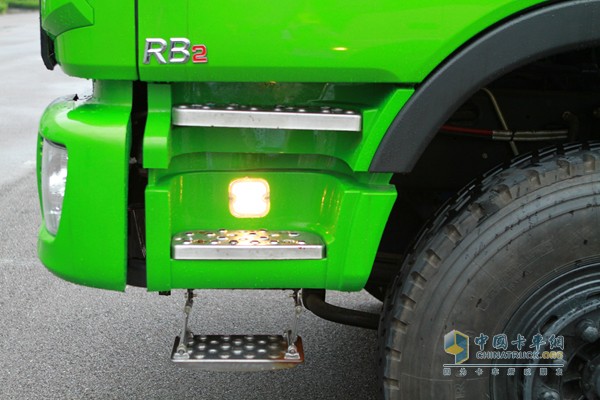 福田瑞沃 潍柴 310马力 6X4 智能环保渣土车（外观)