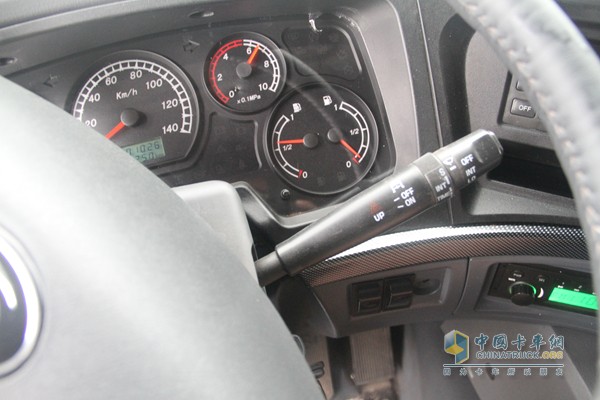 福田瑞沃 潍柴 310马力 6X4 智能环保渣土车（内饰)