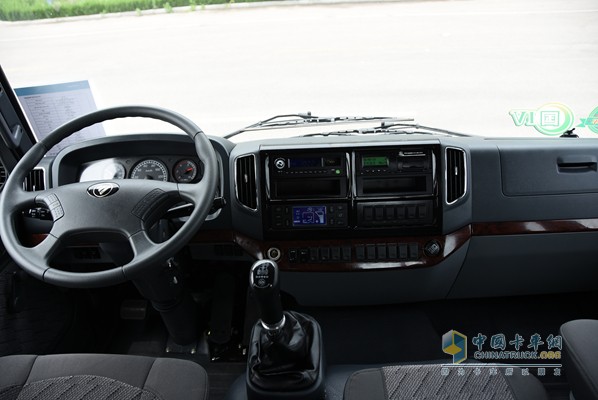 福田瑞沃 康明斯ISF3.8L 168马力 4X2 载货车（内饰）