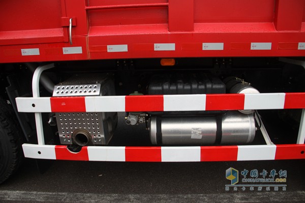 福田瑞沃 潍柴 270马力 8X4 自卸车（外观）