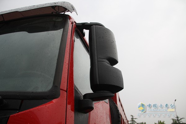 福田瑞沃 潍柴 270马力 8X4 自卸车（外观）