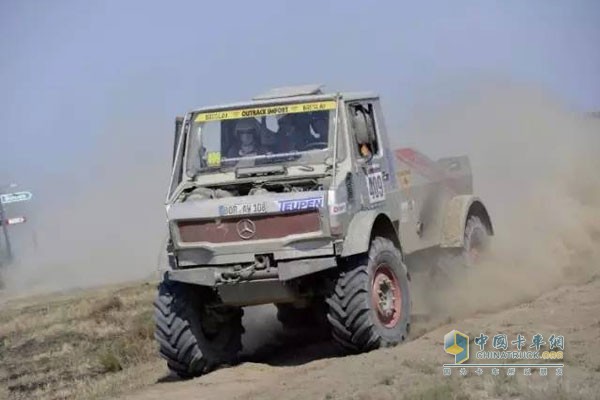 梅赛德斯-奔驰Unimog 437