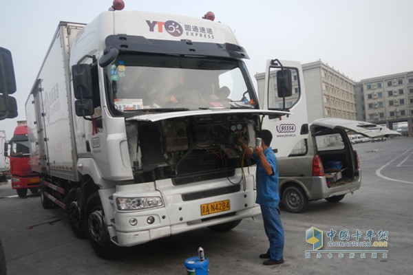 乘龙汽车“冰”力全开，上门服务清凉到家