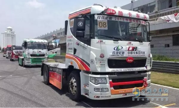 华菱重卡助力酷卡车队夺得中国卡车公开赛首站团队亚军