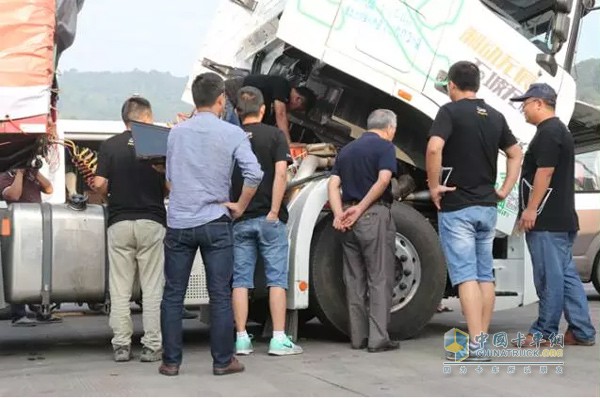 用户检查联合卡车