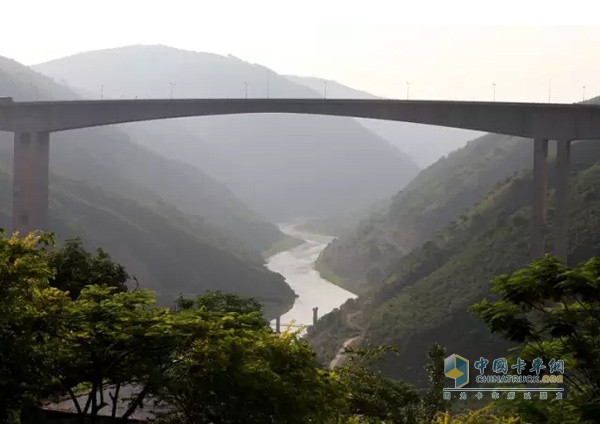 红河大桥