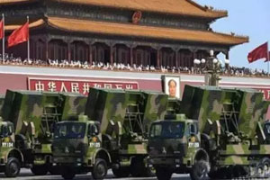 16台北奔重卡承载某兵种装备运输方队受阅