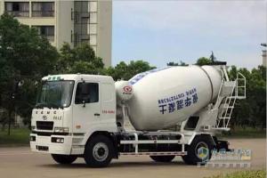 适应市场需求 华菱星马推出4X2底盘小方量搅拌车