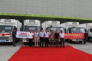 三江物流批量采购45台帅铃欧威动力冷藏车