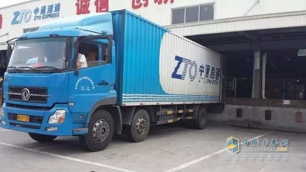 中通速递东风物流车