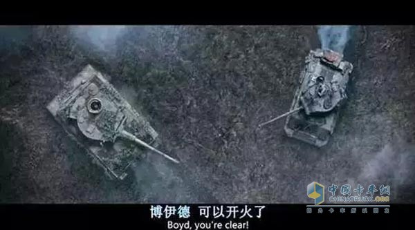 截图左为虎式坦克，图右为谢尔曼