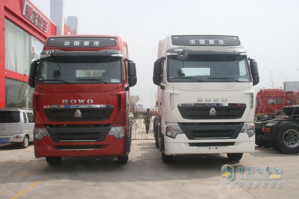 中国重汽HOWO-T7H 440马力6X4牵引车