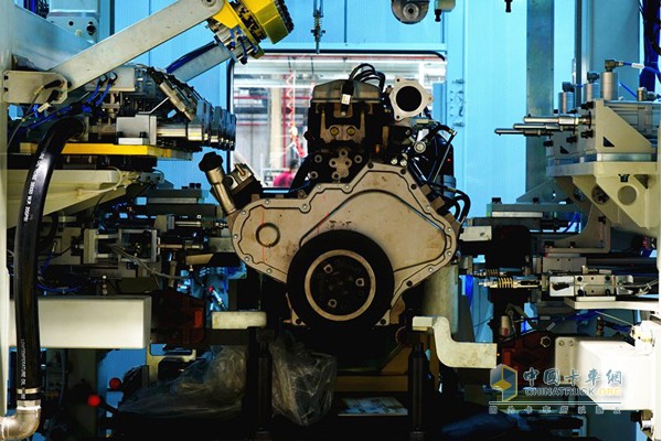 超级智能  超级环保 探访江淮纳威司达发动机超级工厂