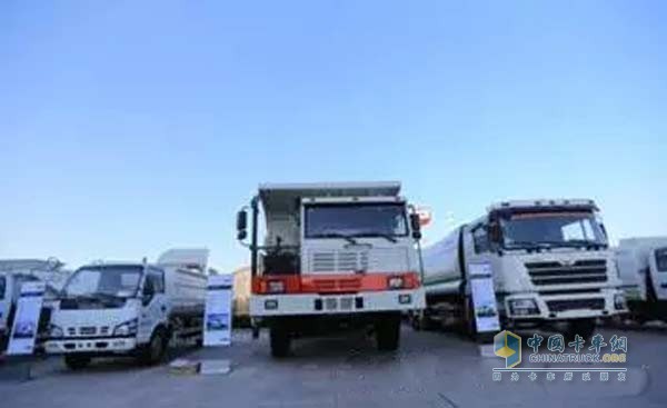 潍柴宽体自卸车专用动力主打的WD12大马力发动机