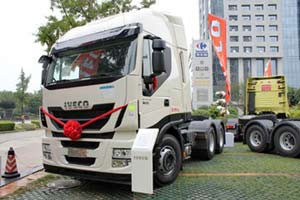 依维柯 Stralis Hi-Way 500马力 6X2 牵引车