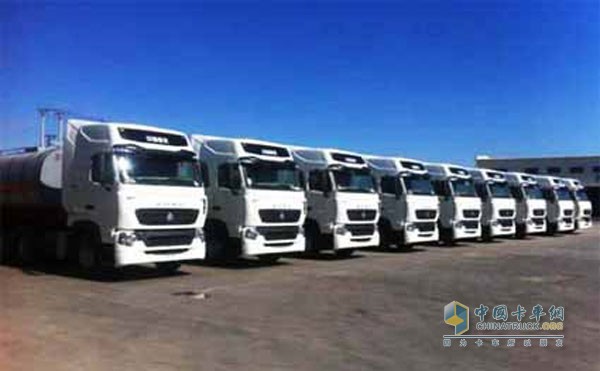 中国重汽完美品质：方大化工再添10台T7H牵引车