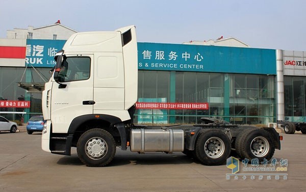 中国重汽 HOWO-T7H重卡 540马力 6X4 牵引车