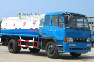 一汽解放 悍威(J5M) 220马力 4×2 洒水车(轴距：4700mm)