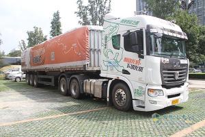  联合卡车U460 460马力 6X2 牵引车（配福伊特液力缓速器）