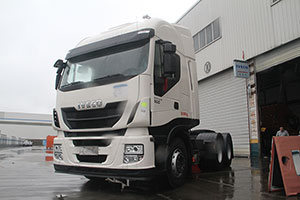 依维柯 Stralis Hi-Way 500马力 6X2 牵引车