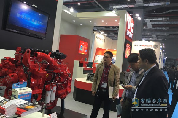 东风康明斯发动机及纯正备件亮相2015上海法兰克福展