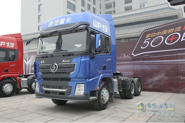陕汽 德龙X3000黄金版产品外观
