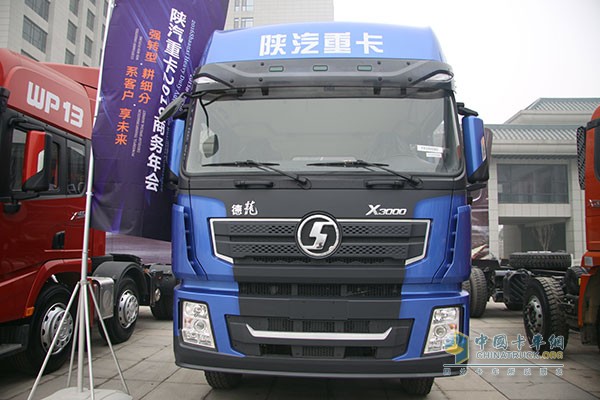 陕汽 德龙X3000黄金版产品外观