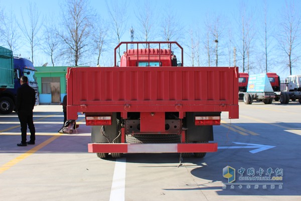 江淮格尔发K3L 160马力 4X2 载货车
