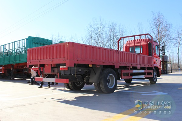 江淮格尔发K3L 160马力 4X2 载货车