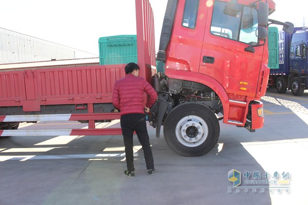 江淮格尔发K3L 160马力 4X2 载货车