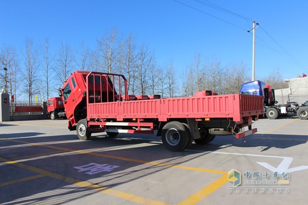 江淮格尔发K3L 160马力 4X2 载货车