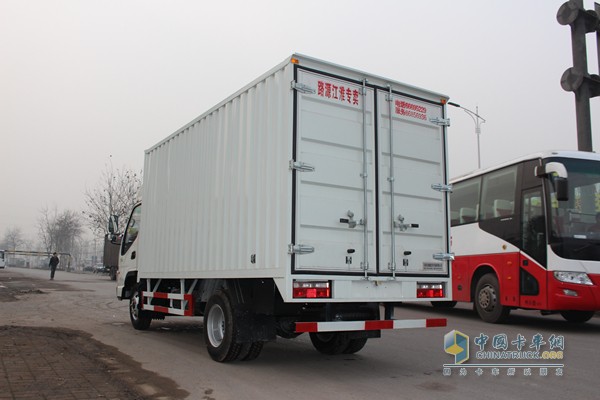 江淮康铃 4X2 厢式载货车