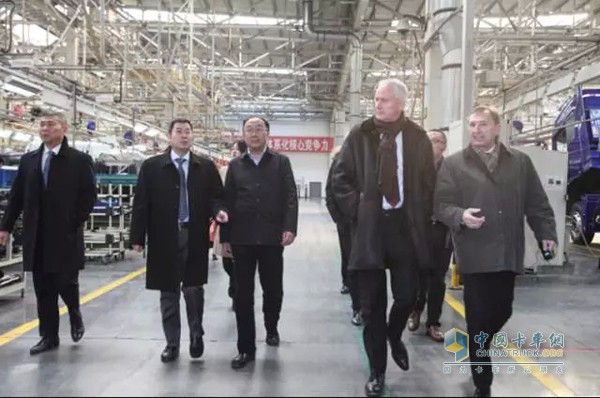 唐仕凯一行莅临福田戴姆勒汽车参观指导