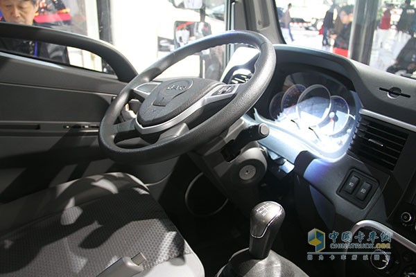 江淮新骏铃 4X2栏板载货车（迈斯福动力）