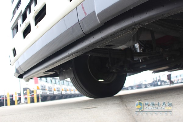 广汽日野 6X4 420马力牵引车（外观）