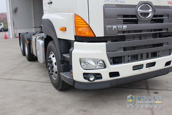 广汽日野 6X4 420马力牵引车（外观）