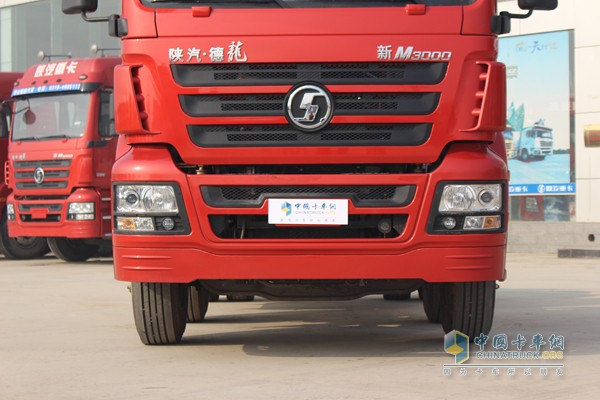 陕汽新M3000 6X2 336马力牵引车