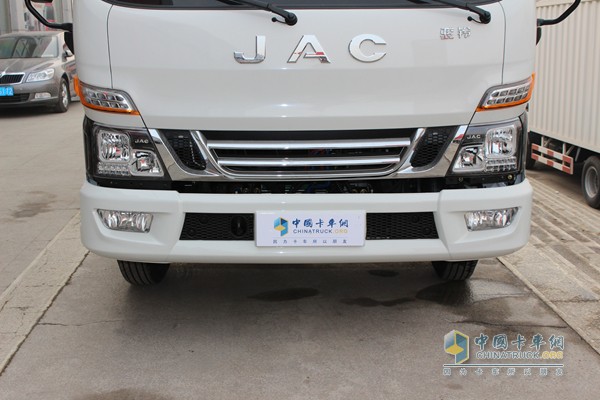 江淮新骏铃 160马力 4X2 载货车